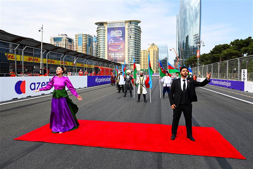 Singing on the grid Baku